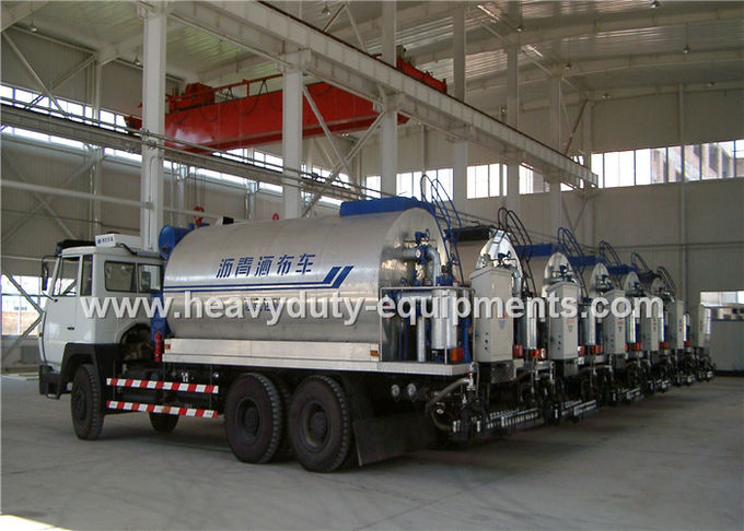caminhão do distribuidor do asfalto do equipamento de construção de estradas 8000L com sistema de aquecimento do Bummer do diesel dois